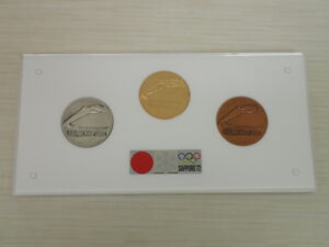 函館 買取 札幌オリンピック 金銀銅セットの画像