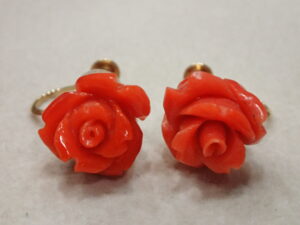 函館のアルタマート五稜郭店で買取した金 イヤリング 18金珊瑚