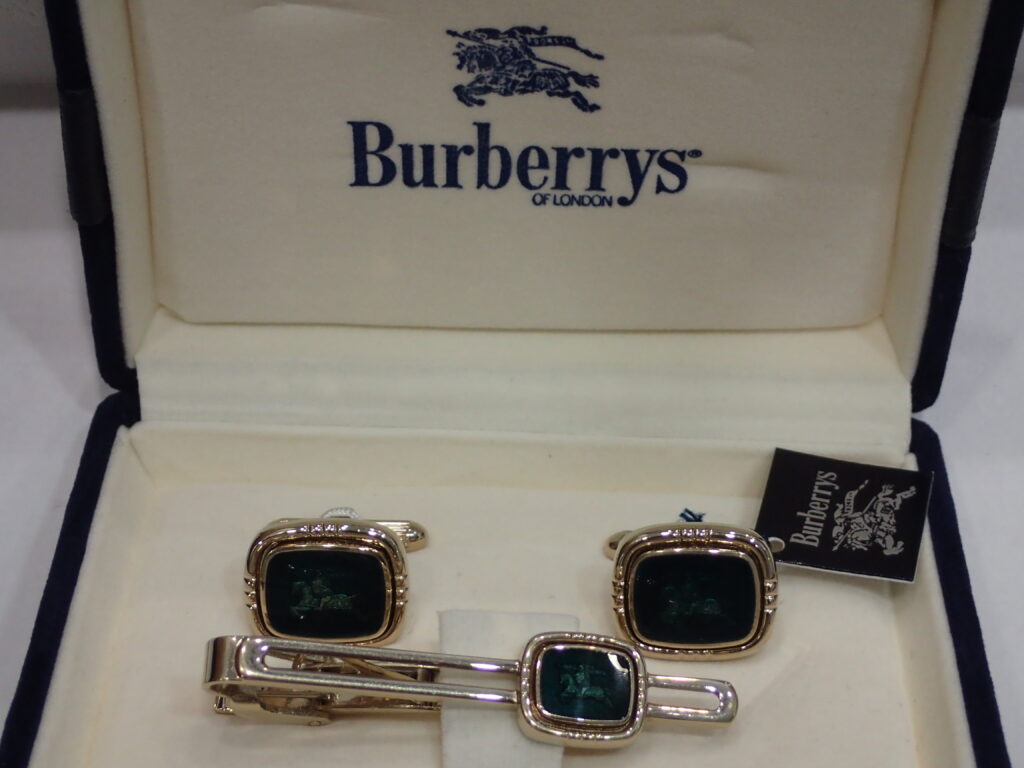 函館のアルタマート五稜郭店で買取したバーバリー タイピン