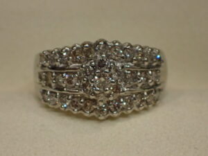 函館のアルタマート五稜郭店で買取したプラチナ ダイヤ指輪【Pt900 プラチナダイヤ0.7ct デザインリング】