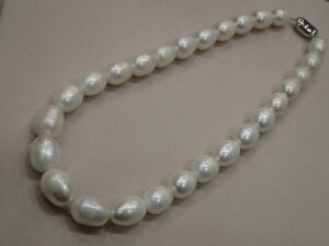 函館のアルタマート五稜郭店で買取した真珠 ネックレス 淡水真珠バロックパールネックレス12mm